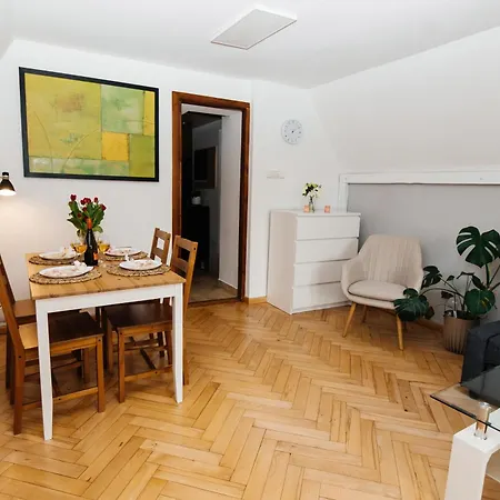 Maya's Flats & 23 Attic - Ogarna Old Town Gdansk
