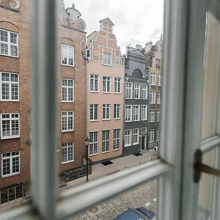Maya's Flats & 23 Attic - Ogarna Old Town *