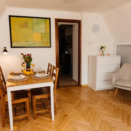 Maya's Flats & 23 Attic - Ogarna Old Town Gdansk