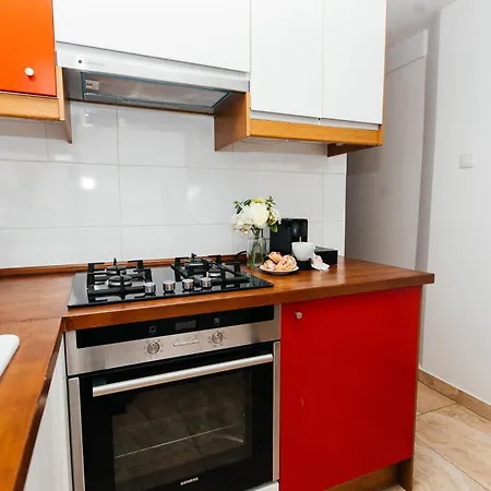 Maya's Flats & 23 Attic - Ogarna Old Town Apartment